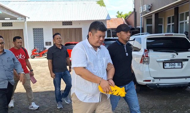 Ketagihan Judi Online, Kades Ini 'Makan' Dana Desa Hingga Rp1 M