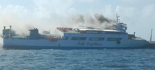 KM Niki Sejahtera Terbakar di Banjarmasin, Ratusan Penumpang Selamat