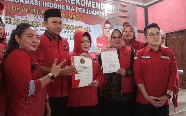 Resmi Diusung PDIP, Reihana-Aryodhia Maju ke Pilwakot Bandarlampung