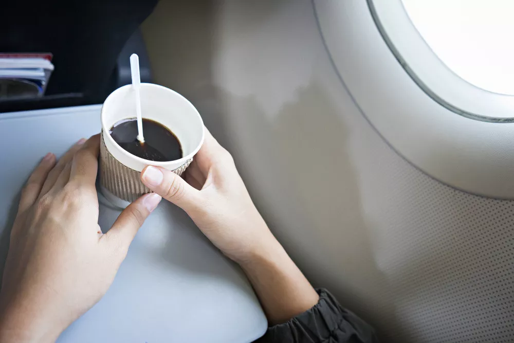 Jangan Minum Kopi Saat Naik Pesawat, Ini Penjelasan Pramugari