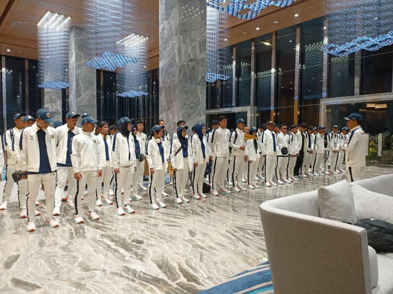 110 Atlit dan Official PON Kontingen Lampung Berangkat ke Medan dan Acah dipimpin Arinal Djunaidi