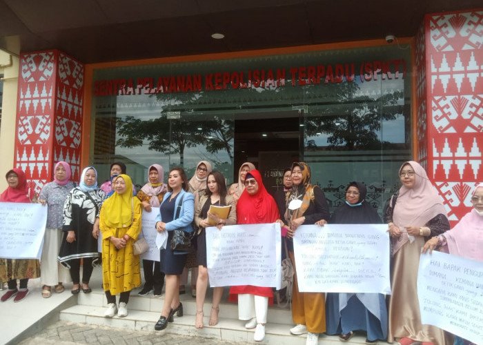 Ratusan Pensiunan Guru Bandar Lampung Tuntut Uang Tabungan di Koperasi Betik Gawi Kembalikan