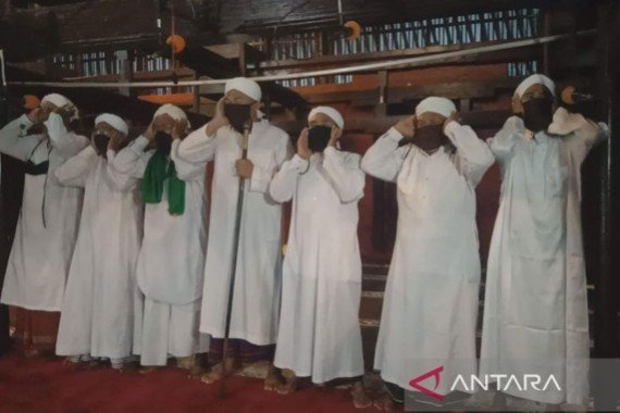 'Azan Pitu', Seruan Tujuh Suara yang Menembus Zaman