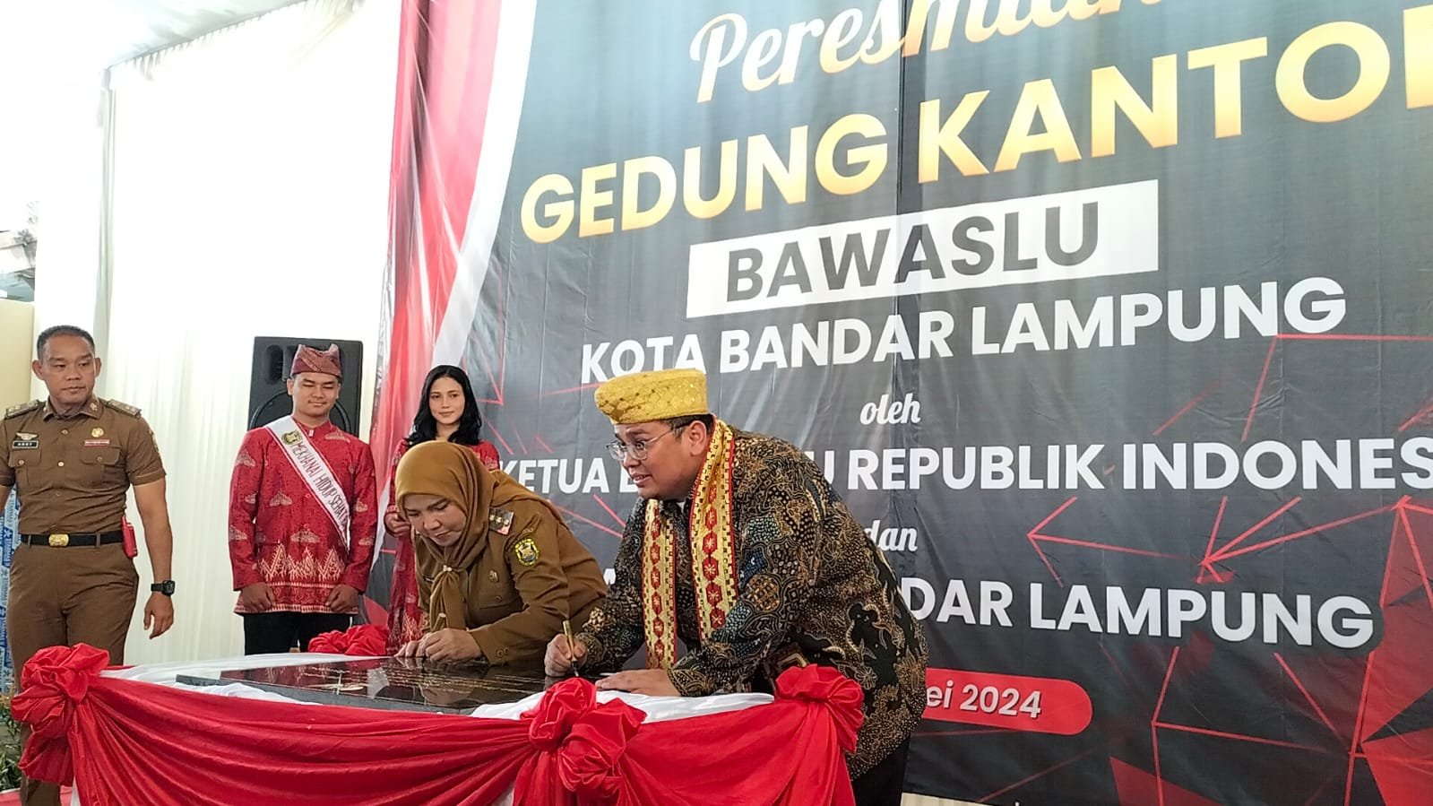 Resmikan Kantor Bawaslu Bandarlampung, Rahmad Bagja: Penyelenggara dapat Kerjasama Sukseskan Pilkada Serentak