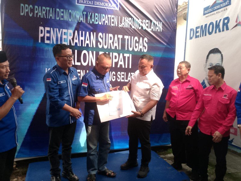 Serahkan Surat Tugas, Demokrat Tidak Ikutan Cawe-cawe Bakal Pendamping Nanang