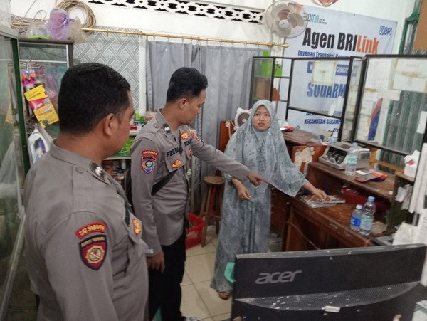 Pakai Jas Hujan dan Bertopeng Seorang Perampok Sikat Uang Rp12,5 Juta di BRILink Sekampung Udik Lampung Timur