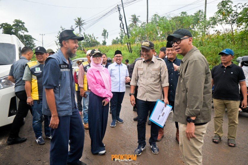 Dorong Peningkatan Infrastruktur Jalan,  Bupati Pesawaran Dampingi Gubernur Tinjau Ruas Jalan Provinsi