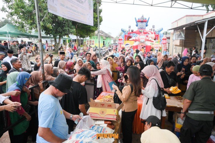 Pemkab Pesawaran Gelar Pasar Murah Bantu Warga Penuhi Kebutuhan Pokok di Bulan Ramadan
