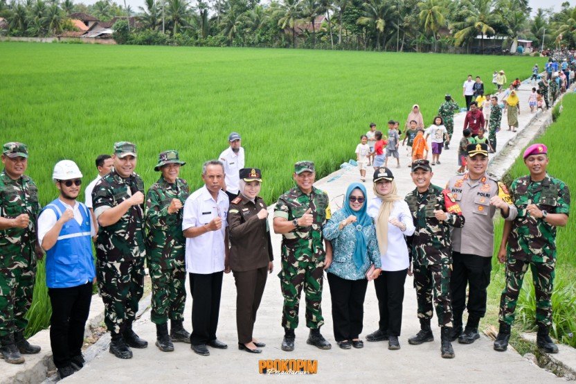 TMMD ke-127 Kodim 0421 Lampung Selatan Bangun RTLH dan Infrastruktur Warga