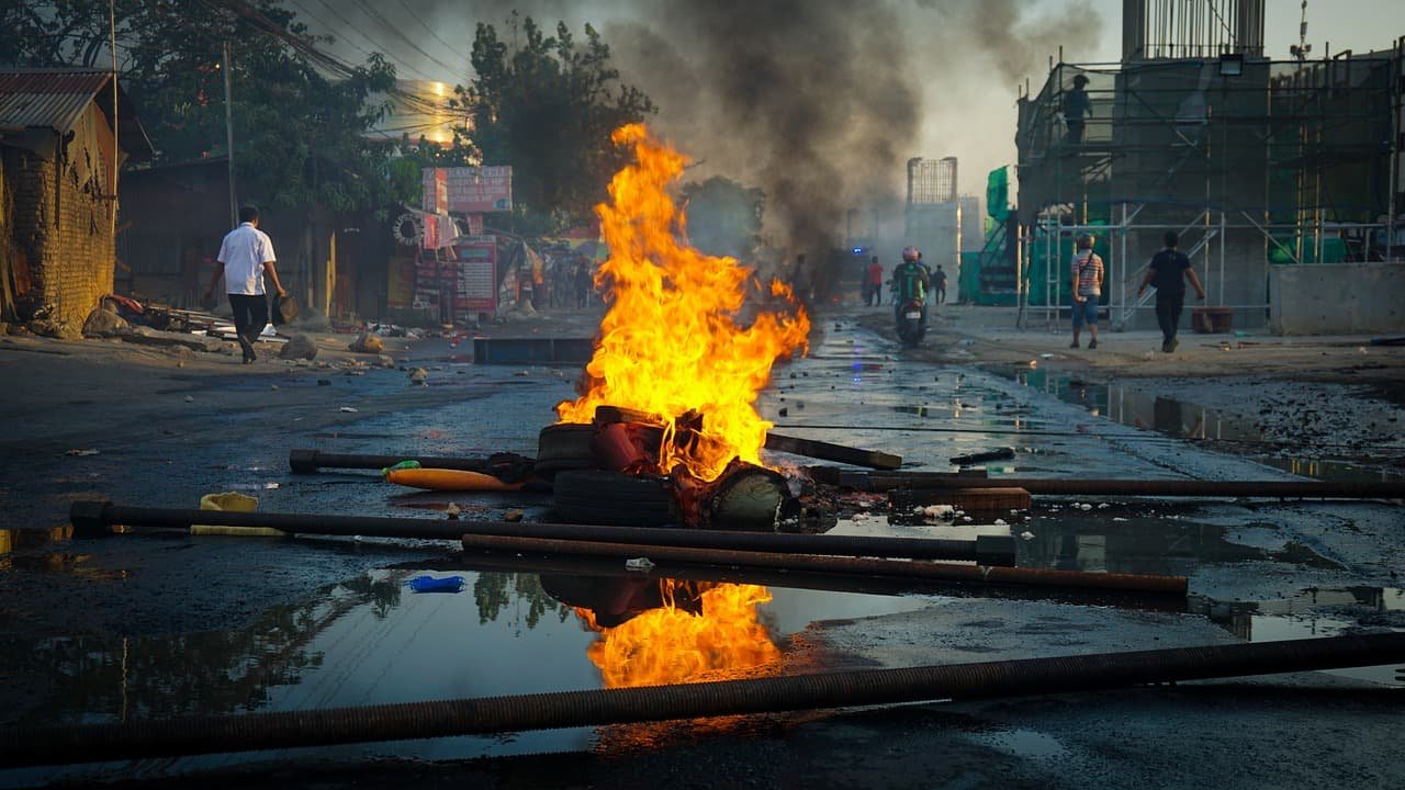 Pria Ini Dibakar Hingga Tewas Karena Diduga Menghina Al-Qur'an