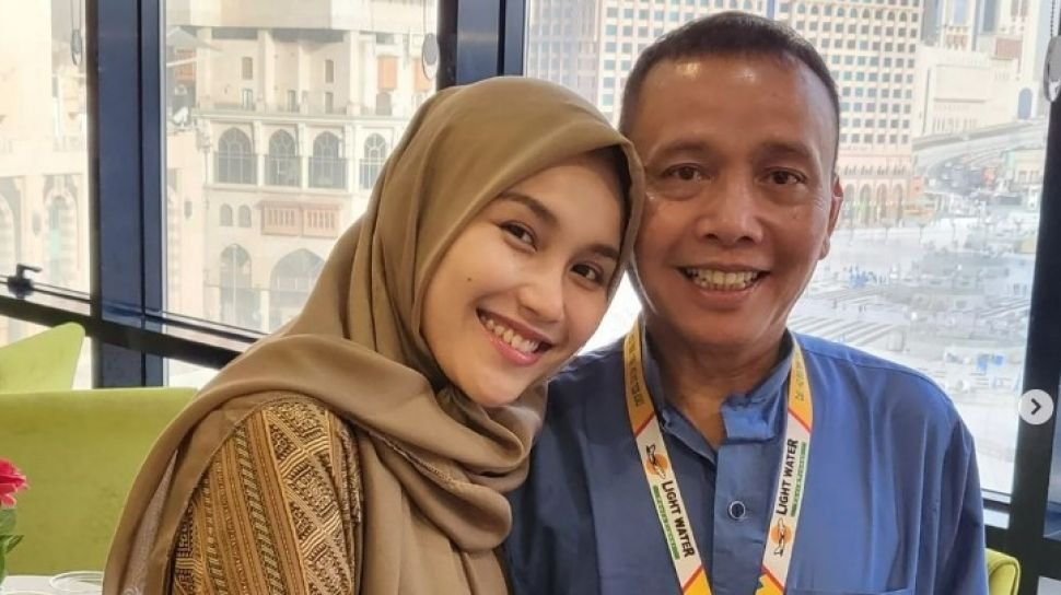 9 Tahun Gaji Ayah Ojak Ortu Ayu Ting-ting Gak Pernah Diambil Berapa Totalnya?
