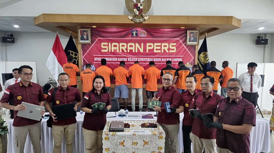 Imigrasi Kalianda Amankan 12 WNA Nigeria di Ruko Labuhan Maringgai, Diduga Langgar Waktu Izin Tinggal