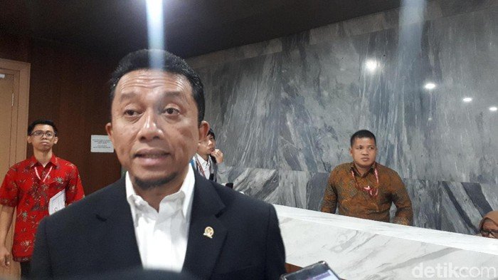 Wanhat PKS Tifatul Sebut Partainya Bukan Pemuja Jokowi