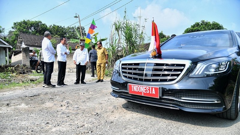 Lewat Jalan Rusak di Lampung Selatan Mobil Presiden Berhenti Mendadak, Jokowi Panggil Menteri PUPR Basuki