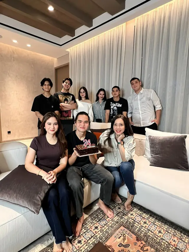 Netizen Heboh Tiga Calon Mantu Maia Estianty Kumpul Bareng