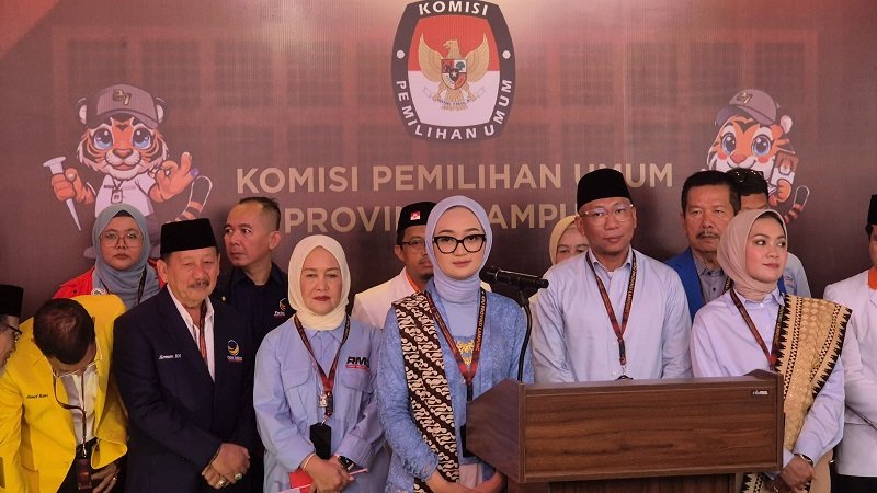Diiringi Barongsai dan Tarian Banyuwangi dan Batak Karo, Pasangan RMD-Jihan Daftar KPU