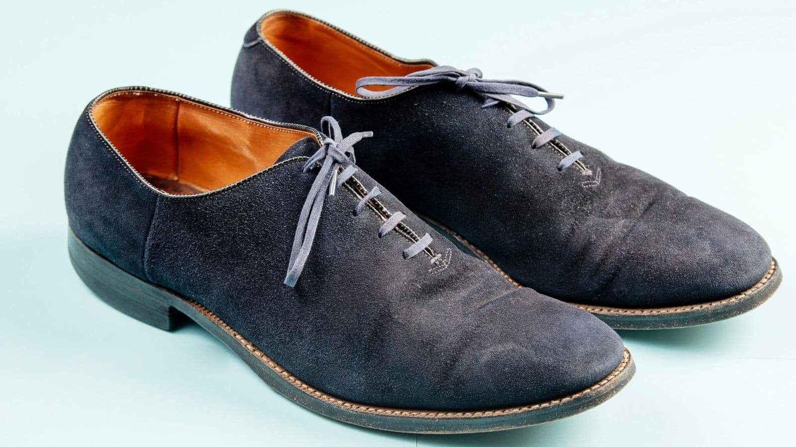 Sepatu Elvis Presley Terjual Rp2,5 M
