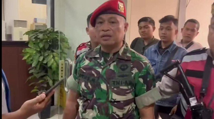 Pakai Baret Merah Seorang Pria Ngaku Anggota TNI, Ternyata Pecatan